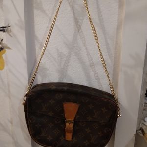 Louis vuitton shoulder bag